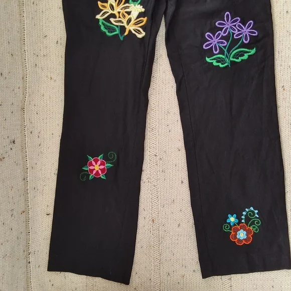 Black Leggins with Floral Embroidery - Picture 7 of 12
